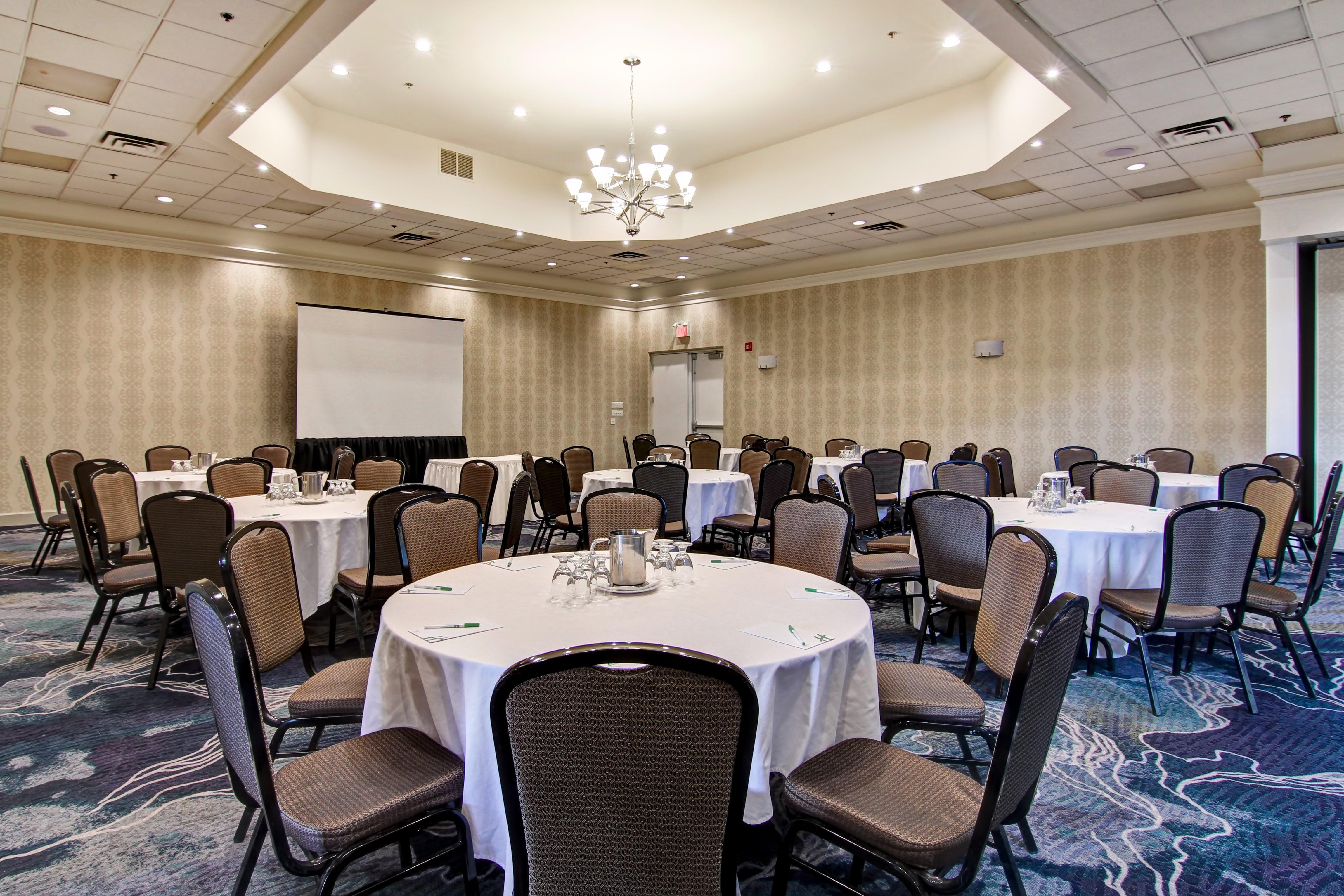 Holiday Inn Oakville Centre By Ihg Экстерьер фото
